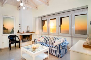 accommodation blue chill villa sitting room